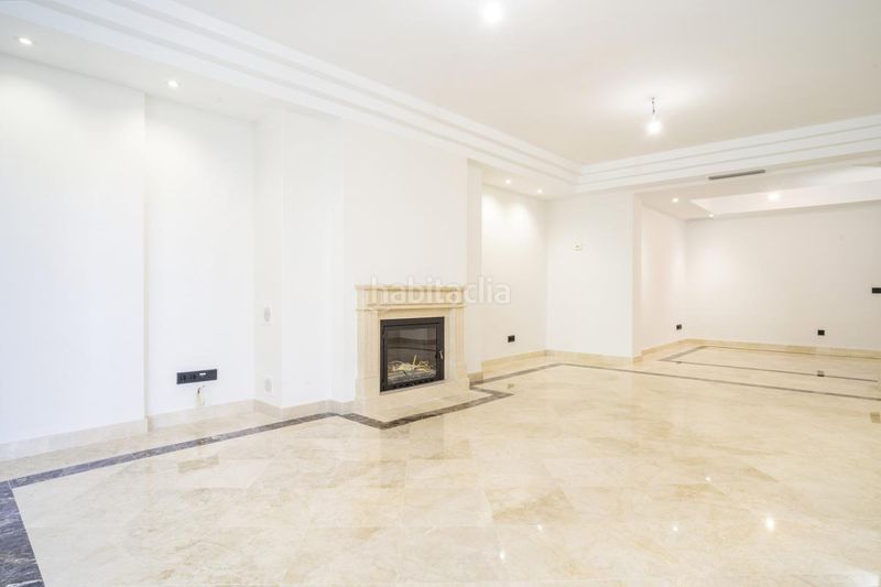 Foto df5ca32f-0aa6-4556-9aea-f2d9ed9ef732. Planta baixa amb calefacció aparcament piscina a Marbella