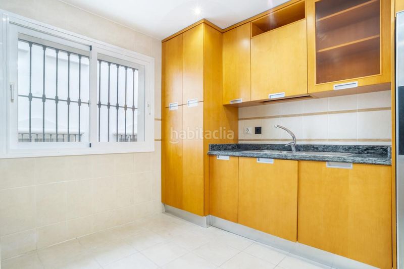 Foto e0e38734-b358-4f73-9ce6-c225e7e8e8ac. Planta baixa amb calefacció aparcament piscina a Marbella