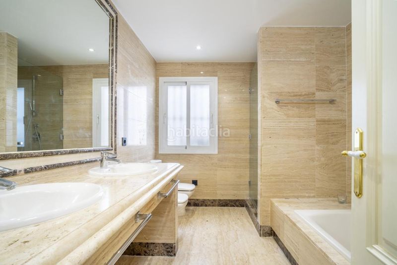 Foto e45ebfcb-5b2d-465f-aaf0-8812eb7e5249. Planta baixa amb calefacció aparcament piscina a Marbella