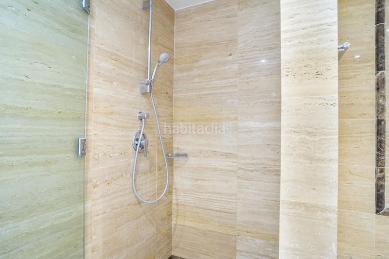 Foto eff7e29d-2e0d-40fd-a4e3-0ae915209eab. Planta baixa amb calefacció aparcament piscina a Marbella