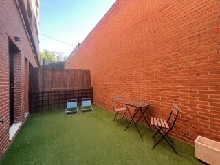 Rent Ground floor  Calle del lido