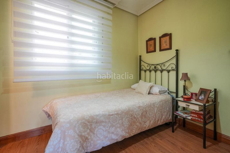 Foto 43be6358-bd0a-48aa-b7c6-8a6ef090c3a3. Casa amb calefacció aparcament a San Diego Madrid