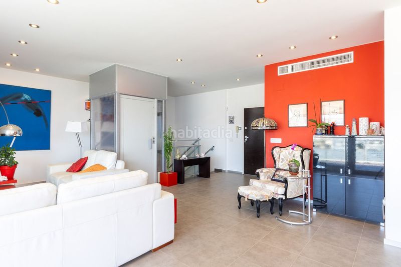 Foto 45e793b2-8e6d-4991-9373-67fe0e0379d9. Casa aparellada amb calefacció aparcament piscina a Cullera