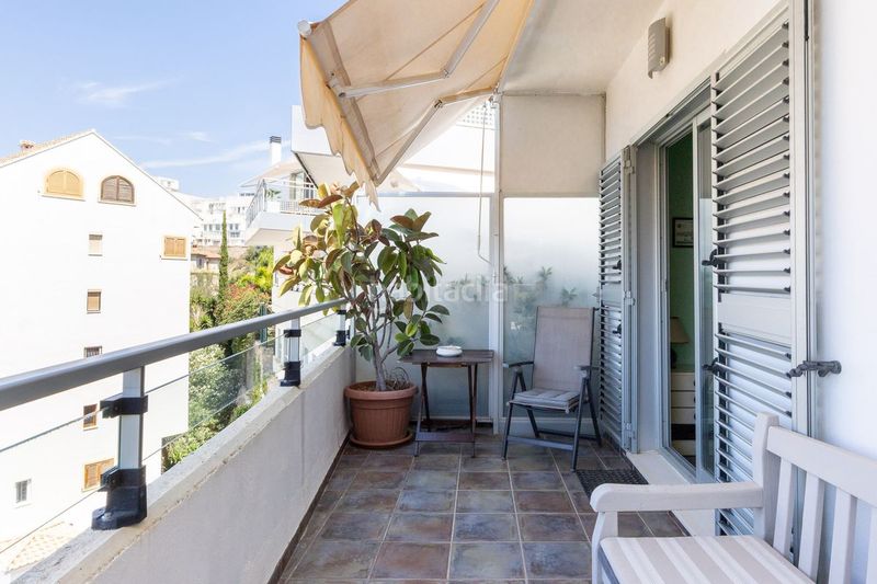 Foto f16f94af-b96f-4e3a-8faf-a712d290e83f. Casa aparellada amb calefacció aparcament piscina a Cullera