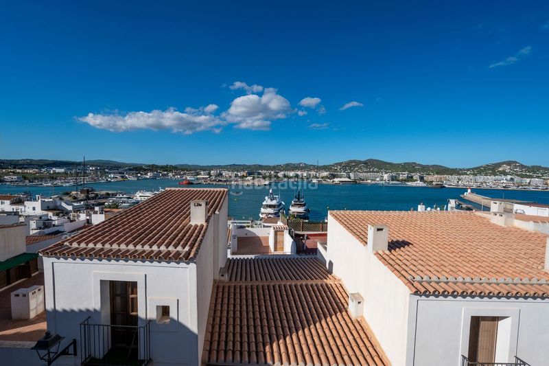 Foto 5cb09633-aa6b-43a8-8f70-79e7728ba02e. Dúplex amb calefacció a Dalt Vila-La Marina Ibiza