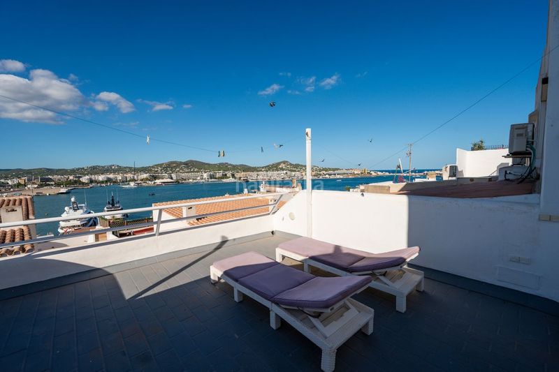 Foto c4b9ebcb-6646-4855-aa7c-979ac640020f. Dúplex amb calefacció a Dalt Vila-La Marina Ibiza