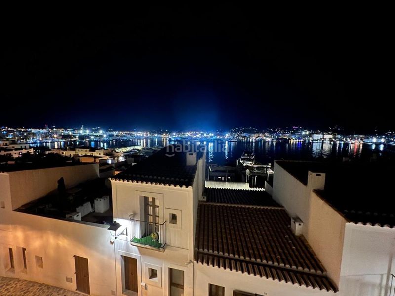 Foto ceae0f4a-3f2e-4889-922f-d912fa6621db. Dúplex amb calefacció a Dalt Vila-La Marina Ibiza