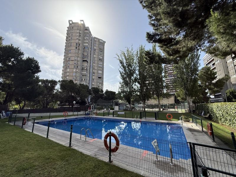 Foto d3e1c0a6-bc71-4c0f-af14-f731301cc6e2. Pis amb calefacció aparcament a Costillares Madrid