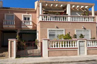 Casa adossada a Calle plaza cortes valencianas