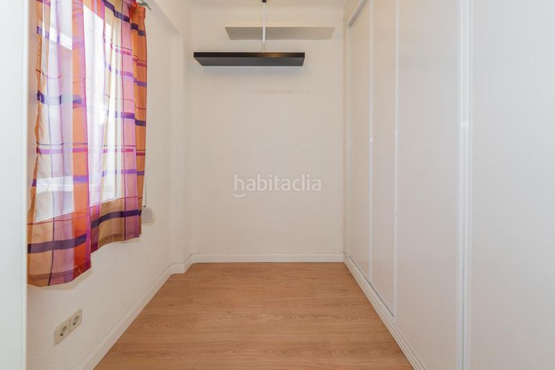 Foto c3d85522-47de-478d-a6df-60ed46dd4f28. Àtic amb calefacció a Embajadores-Lavapiés Madrid