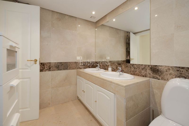 Foto 10850c4b-ca01-4b3c-b646-c28863300298. Pis amb calefacció aparcament piscina a Río Real Marbella
