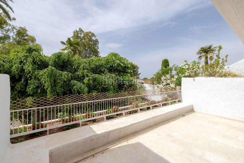Foto 9a2a3b7b-5ddb-4392-81fe-ec1777da3a7c. Dúplex en Río Real Marbella