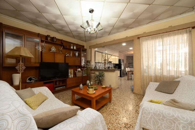 Foto dbd0dcd4-3985-4f34-8239-90d1086f5e5a. Casa adossada amb calefacció a Cox