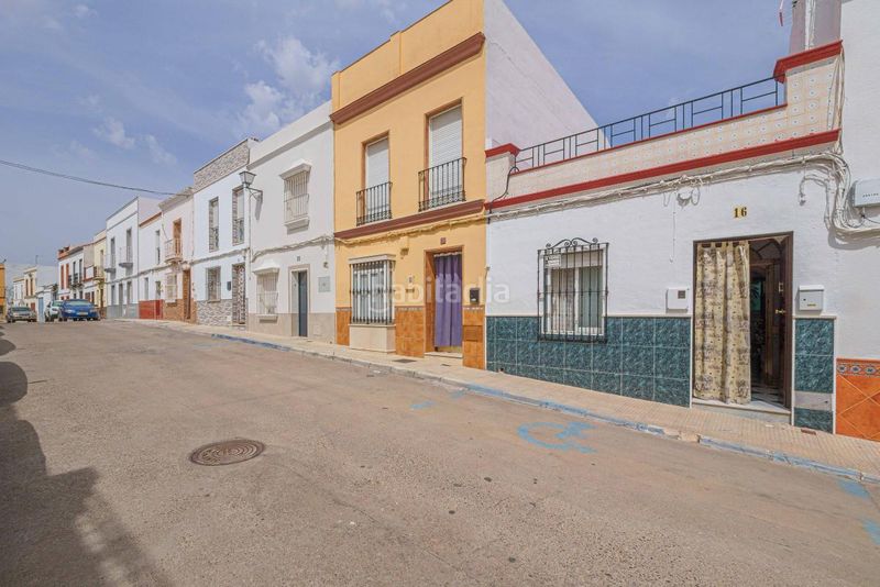 Foto 79cb49c6-7357-464b-9058-66f7f4a13168. Casa adossada amb calefacció a Coronil (El)