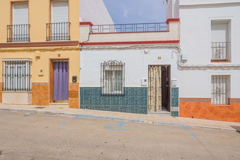 Foto 8c18eaa2-70d7-4bb1-bcc9-f6d68e9c8041. Casa adossada amb calefacció a Coronil (El)