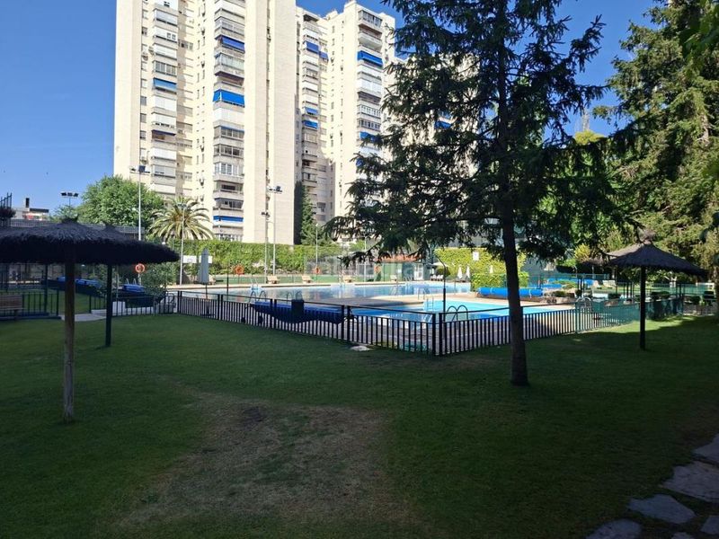 Foto e22e3ebd-5f6e-4e51-a00c-93c368306135. Pis amb calefacció aparcament piscina a Pilar Madrid