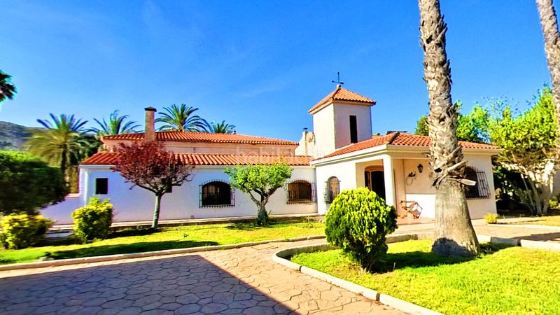 Foto 66b6a64c-c3f0-4472-bacb-0e9d883b16cd. Casa amb calefacció aparcament piscina a Campo Alto-Club de Campo Elda