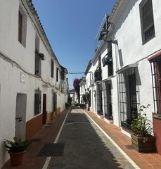 Casa aparellada  Calle lobatas