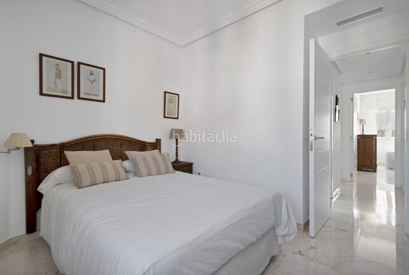 Foto df9b1150-6755-49a9-9ffb-c677af963066. Pis amb calefacció aparcament piscina a bahía de Marbella Marbella