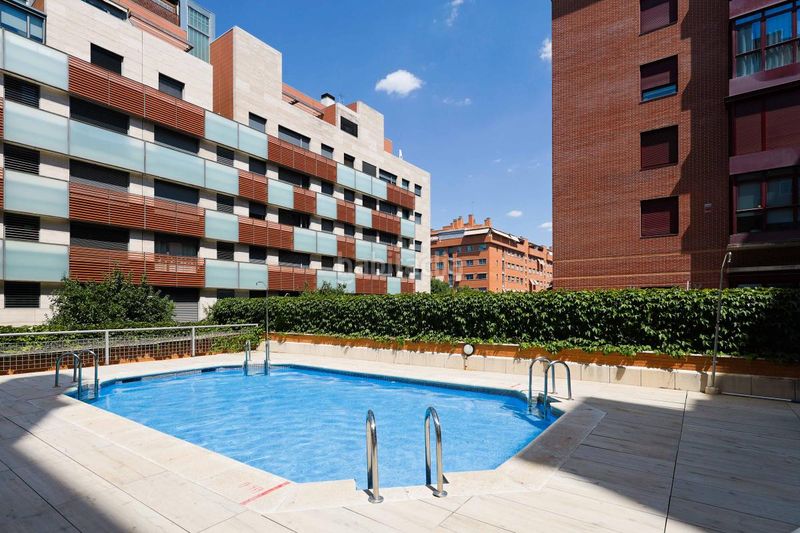 Foto 7dfd9053-3323-4c6e-a376-4f84908f2bcb. Pis amb calefacció aparcament piscina a Sanchinarro Madrid
