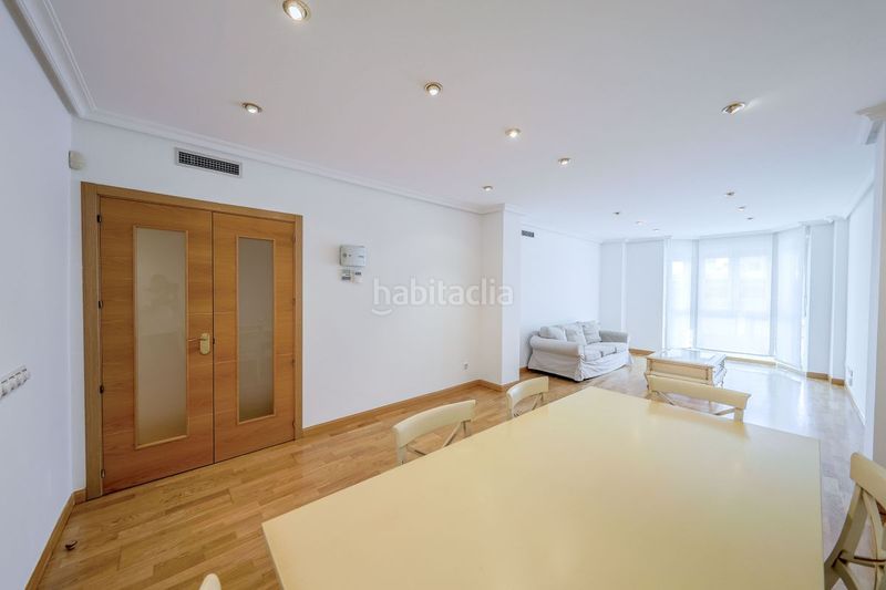 Foto de18d196-8060-4019-8729-69a262ccf309. Pis amb calefacció aparcament piscina a Sanchinarro Madrid