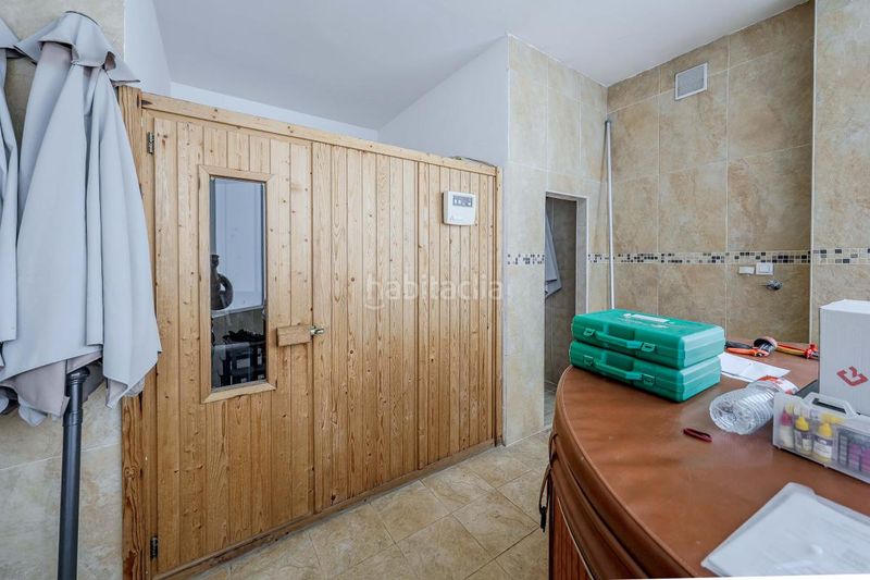 Foto e8e4878d-fb7e-41b9-a082-a0bc509f9762. Pis amb calefacció aparcament piscina a Sanchinarro Madrid