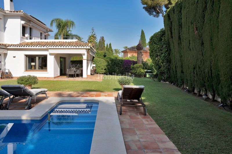 Foto 4ef65f13-be2c-4592-84ae-ff4819d72925. Casa amb calefacció aparcament piscina a Los Monteros Marbella