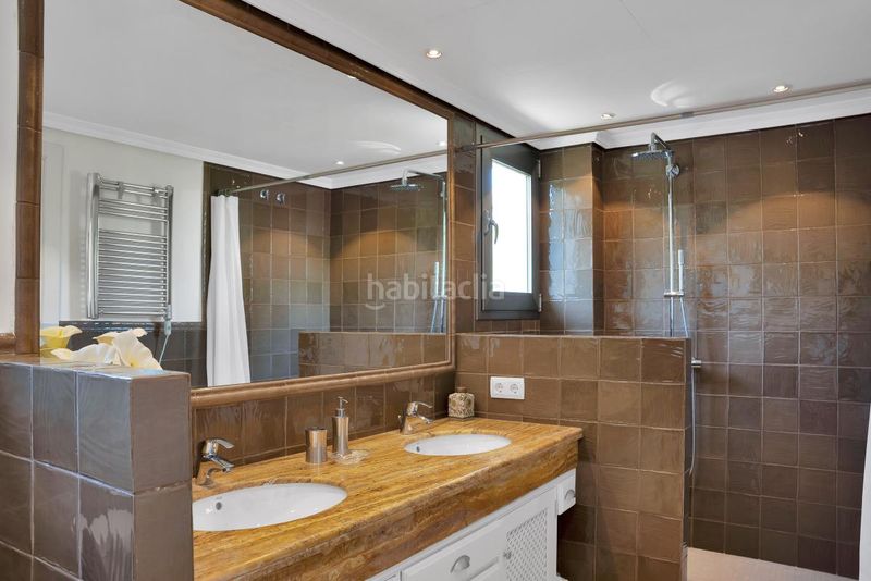 Foto 78c6e59c-326b-4ebe-97a8-e5924e1f73f6. Casa amb calefacció aparcament piscina a Los Monteros Marbella