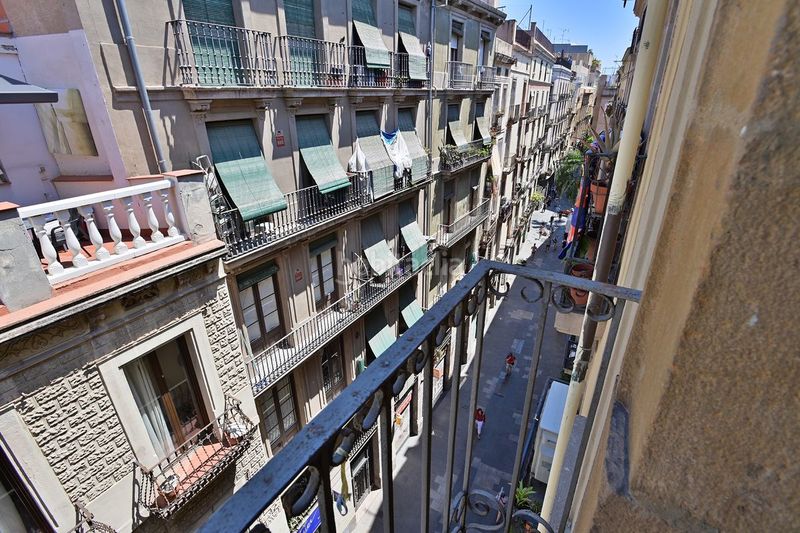 Foto 02b3049e-7334-48aa-aa89-607823b94410. Àtic amb calefacció a Raval Barcelona