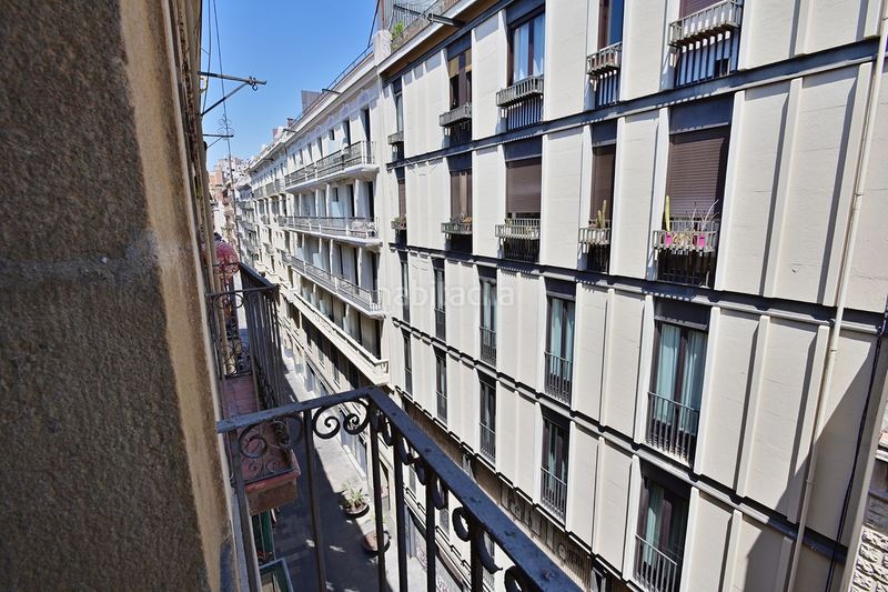 Foto b0de3a3d-dd1a-4d0f-9c63-c12072eb1397. Àtic amb calefacció a Raval Barcelona