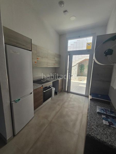 Foto c19b29e2-ff72-4bc1-9570-c3f9d8ce9e90. Edificio en San Blas Alicante