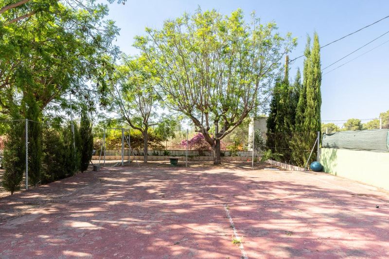 Foto 3039a307-e9ff-4c3e-a6d4-0689fbf53a4d. Casa amb calefacció aparcament piscina a Camí de Paterna-Lloma del Calderer Bétera