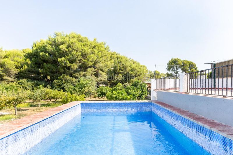 Foto b1c65e35-3de5-4b4c-955a-c8173e1738f6. Casa amb calefacció aparcament piscina a Camí de Paterna-Lloma del Calderer Bétera