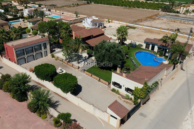 Foto 2e63fbbb-90f1-491e-9edf-7335d0bcc5fb. Casa amb calefacció aparcament piscina a Catral