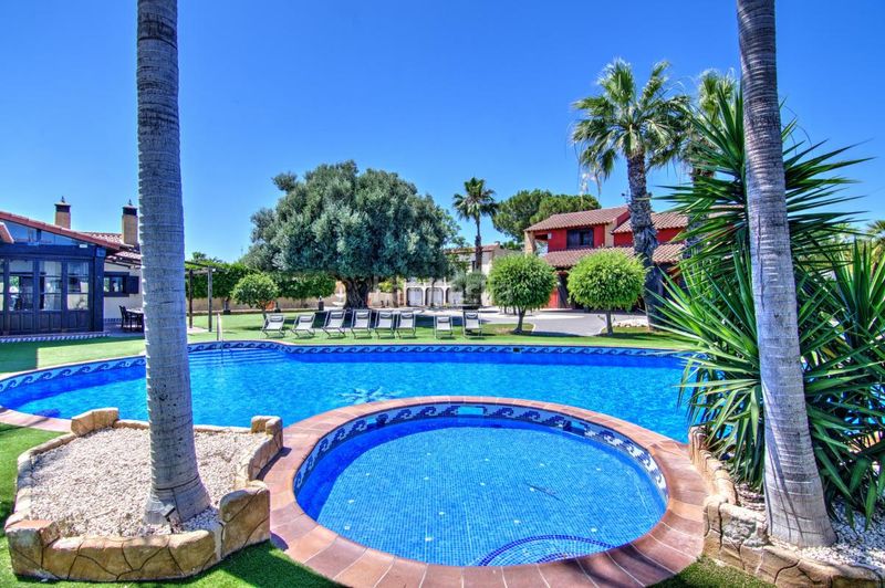 Foto 4213a508-7f31-4d1f-a774-0a3bab54c10c. Casa amb calefacció aparcament piscina a Catral