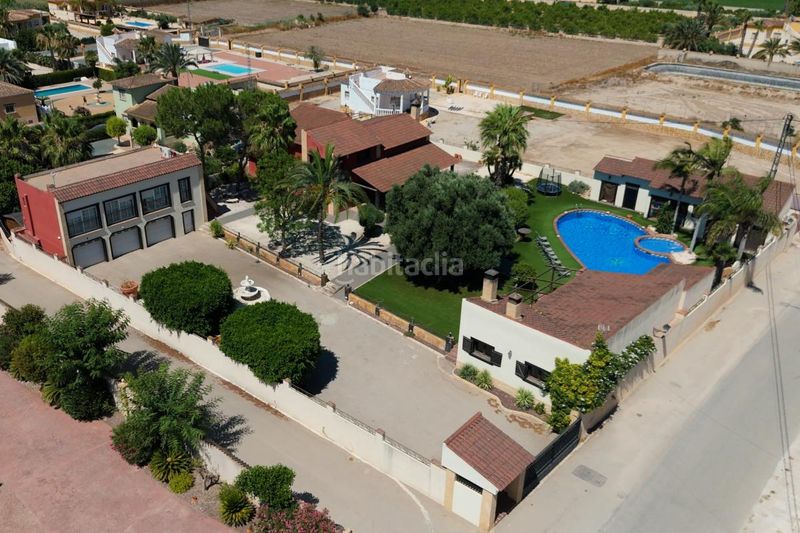 Foto 8ae5f8e2-4672-4f09-8ec6-843cf817e031. Casa amb calefacció aparcament piscina a Catral