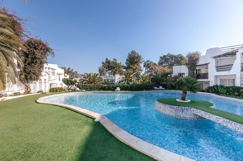 Foto 09e8679e-afed-4a5c-84a9-480a282bc8b1. Planta baixa amb calefacció piscina a Santa Eulària des riu Santa Eulària