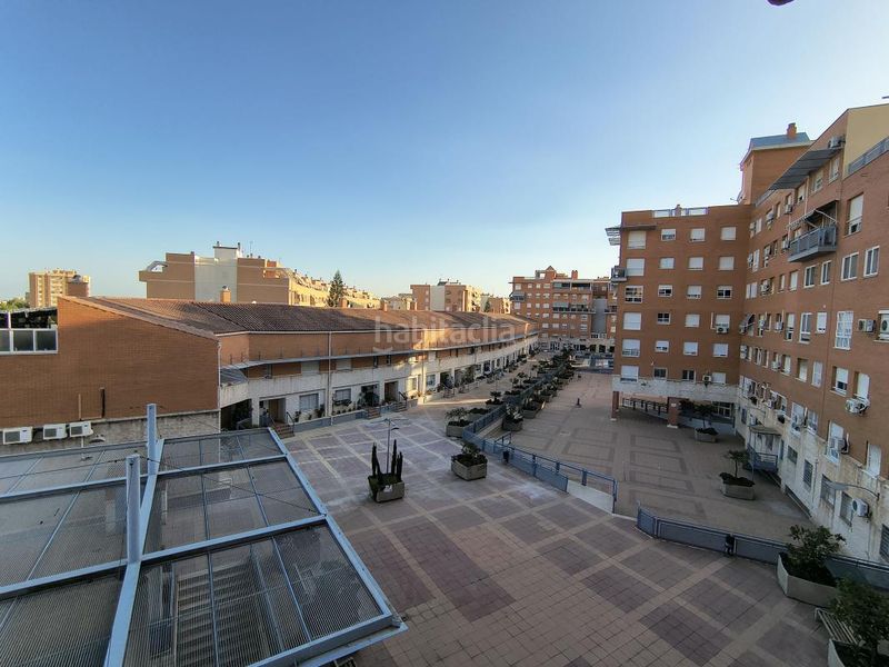 Foto d80cbc44-1279-4b64-bdc4-62592c2f29ca. Pis amb calefacció aparcament piscina a Martiricos - La Roca - La Rosaleda Málaga
