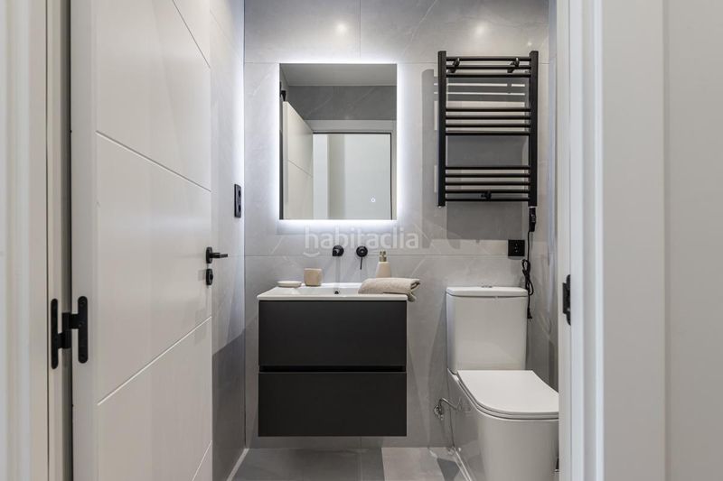 Foto 02c3fc46-4d80-4995-9392-5c0292cb4798. Planta baixa amb calefacció aparcament piscina a Madrid