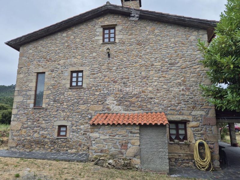 Foto f0b98196-5268-4dcd-bee2-6411aa0946f5. Masia amb calefacció a Área Rural Ferrol