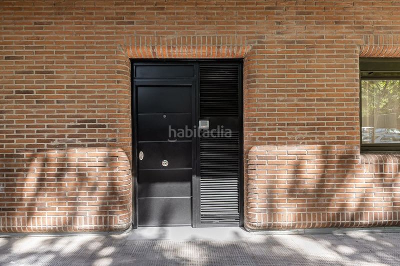Foto 1f13e7c4-2346-4a68-8f98-7d46c8d1167a. Planta baixa amb calefacció aparcament piscina a Madrid