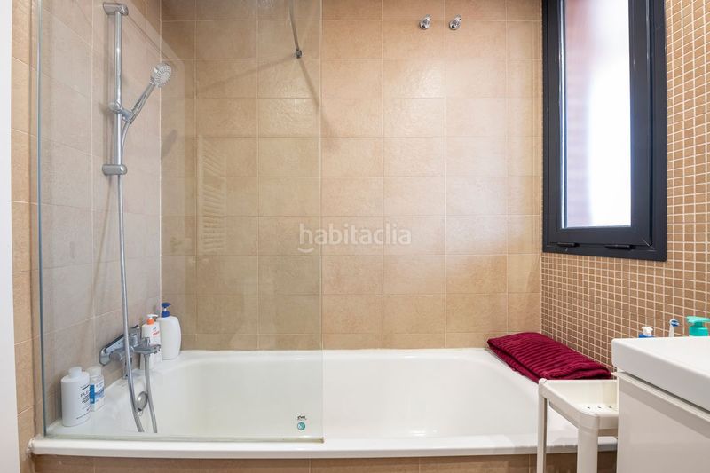 Foto 38ed2de5-af08-4a2e-a397-ce63051a8675. Àtic amb calefacció aparcament piscina a Rejas Madrid