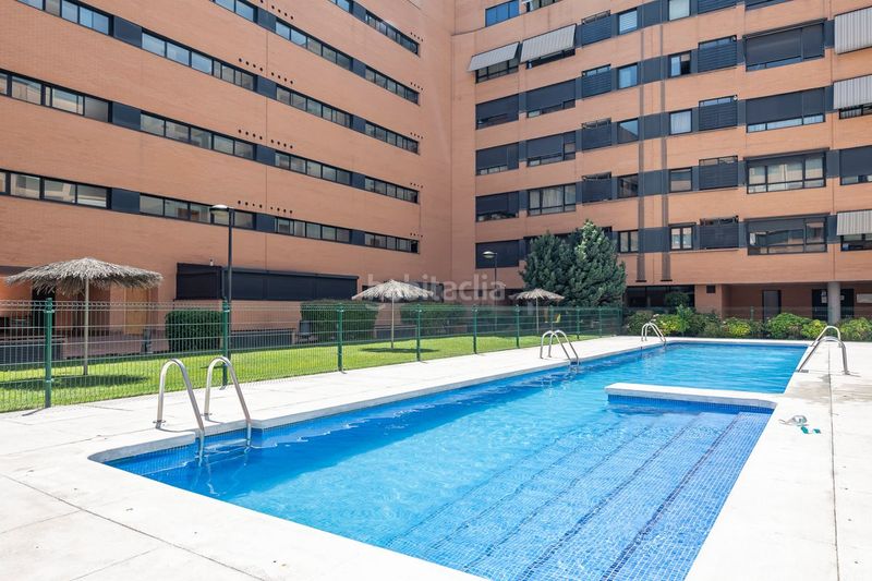 Foto 944605ab-5fc5-41c4-b5e3-a1a37bf43ac4. Àtic amb calefacció aparcament piscina a Rejas Madrid