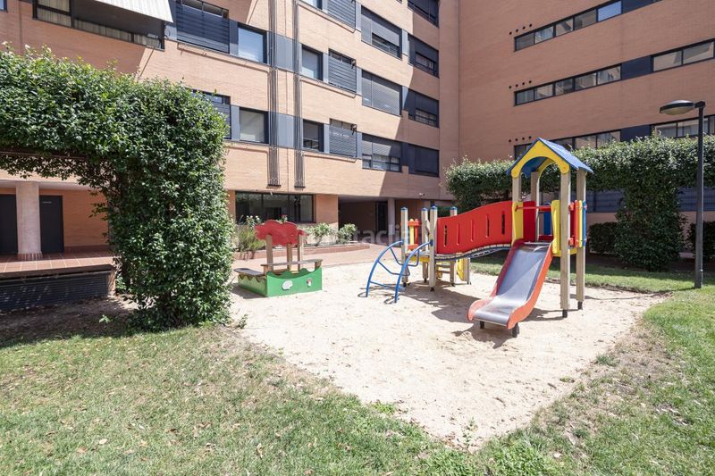 Foto 9e8d7faa-a1f9-478f-b125-b2cb6221ab1d. Àtic amb calefacció aparcament piscina a Rejas Madrid