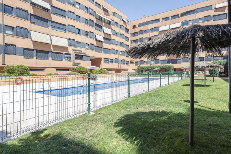Foto ee76a456-a482-4292-979c-a5536a215ac4. Àtic amb calefacció aparcament piscina a Rejas Madrid