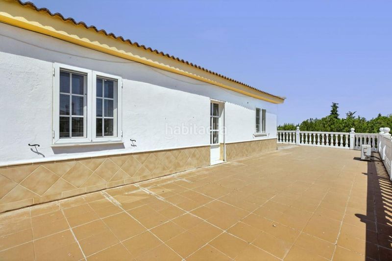 Foto 32000f8b-ca5f-457e-8600-642b507871f0. Casa amb calefacció aparcament piscina a Carmona