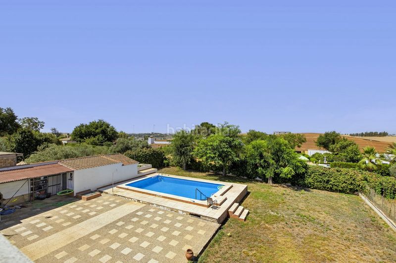 Foto 4fefcd0a-a3a1-4417-b50d-6a800d909a59. Casa amb calefacció aparcament piscina a Carmona