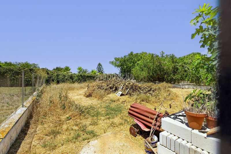 Foto befa8177-0af7-4093-8d41-0a4343aba091. Casa amb calefacció aparcament piscina a Carmona