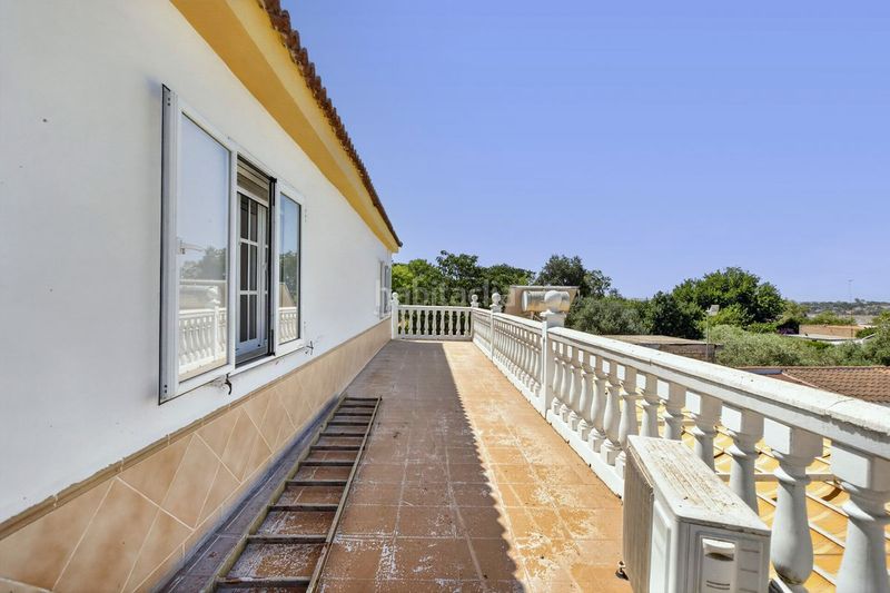 Foto d4bcfdc2-6344-4e6d-bbc3-f94ade5b16aa. Casa amb calefacció aparcament piscina a Carmona