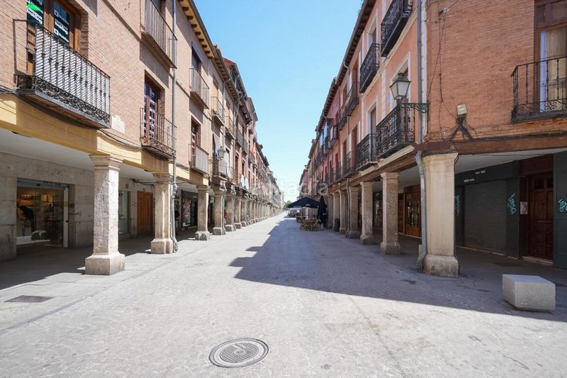 Foto f3d907d3-0916-4854-ba2c-7ed79b3cf05c. Dúplex amb calefacció a Casco Histórico Alcalá de Henares